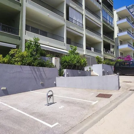 Center Karigo 6 * Makarska