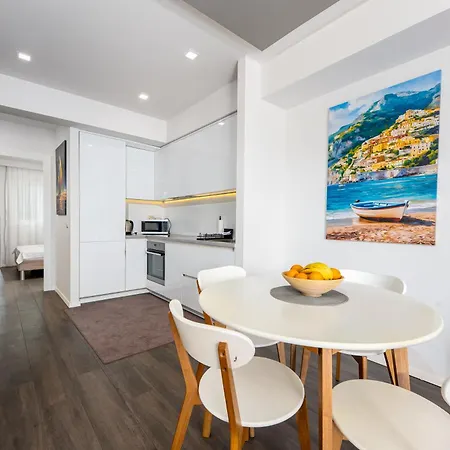 Karigo 6 Luxury Apartamento