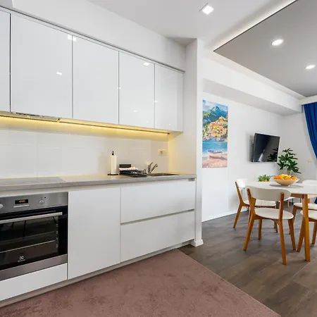 Karigo 6 Luxury 아파트 마카르스카